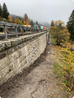 Stutzmauer an der B 317 wird saniert