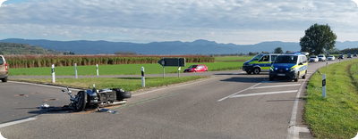 Fahrt mit Motorrad auf B 31 endet im Krankenhaus